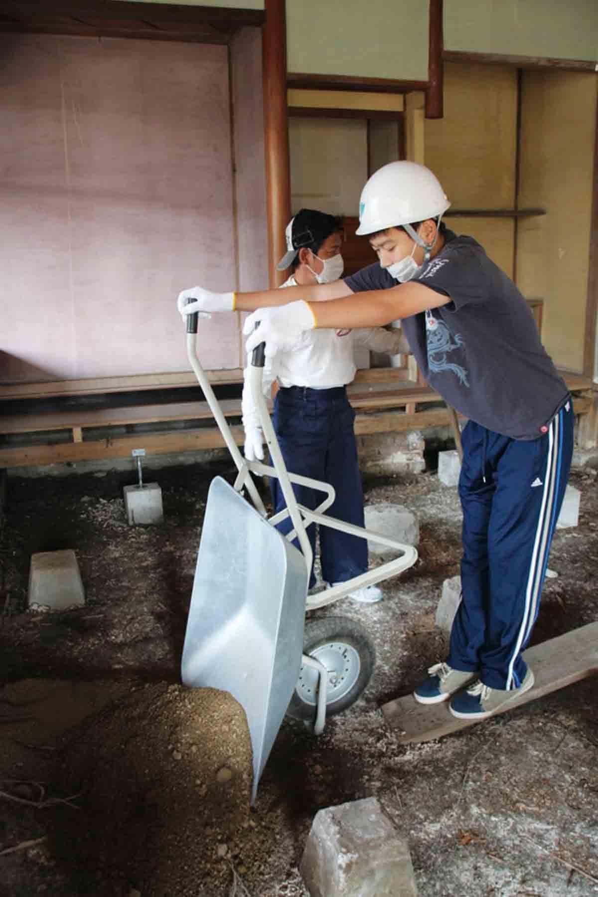 柳川市のリフォーム施工事例:盛り土運び